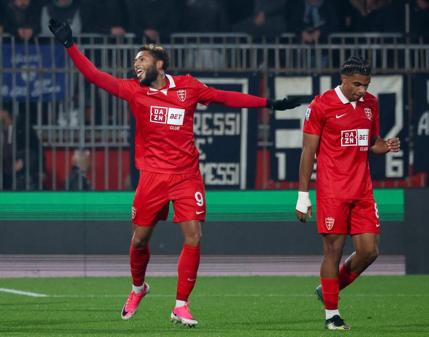 Gustavo Varela já leva oito golos na Serie A