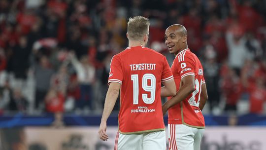 João Mário recusa a bola de jogo do Benfica-Inter (vídeo)