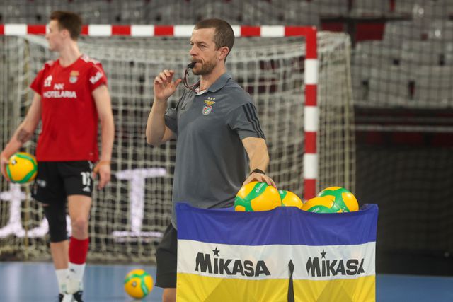 Benfica procura primeira vitória na Liga dos Campeões frente ao Piacenza