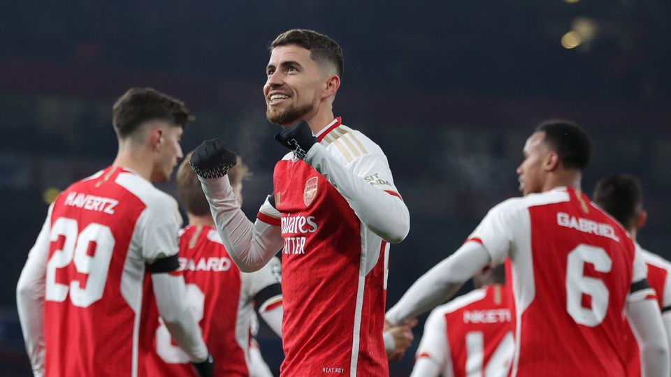 Liga dos Campeões: Arsenal e PSV apurados para os oitavos de final