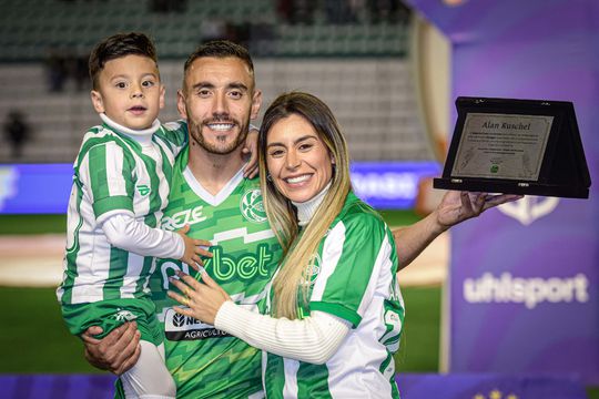 Sobrevivente da Chapecoense entre os melhores do ano