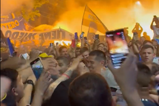 Adeptos do Boca Juniors mostram forte apoio a Riquelme