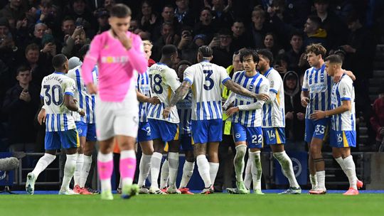 Brighton empata com o Southampton e iguala, à condição, o Man. City