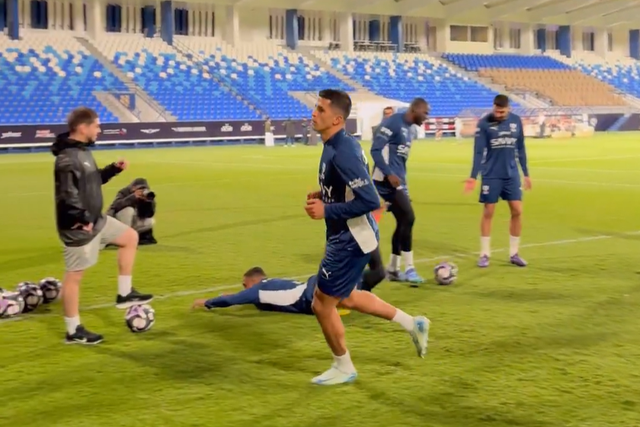 A maldade de Cancelo a Marcos Leonardo no treino do Al Hilal