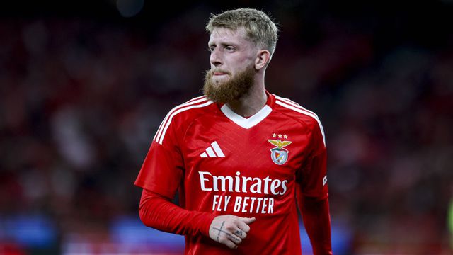Jan-Niklas Beste, defesa alemão do Benfica, durante um jogo das águias