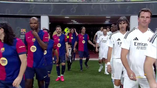 Figo e Baía no clássico entre lendas do Real Madrid e Barcelona