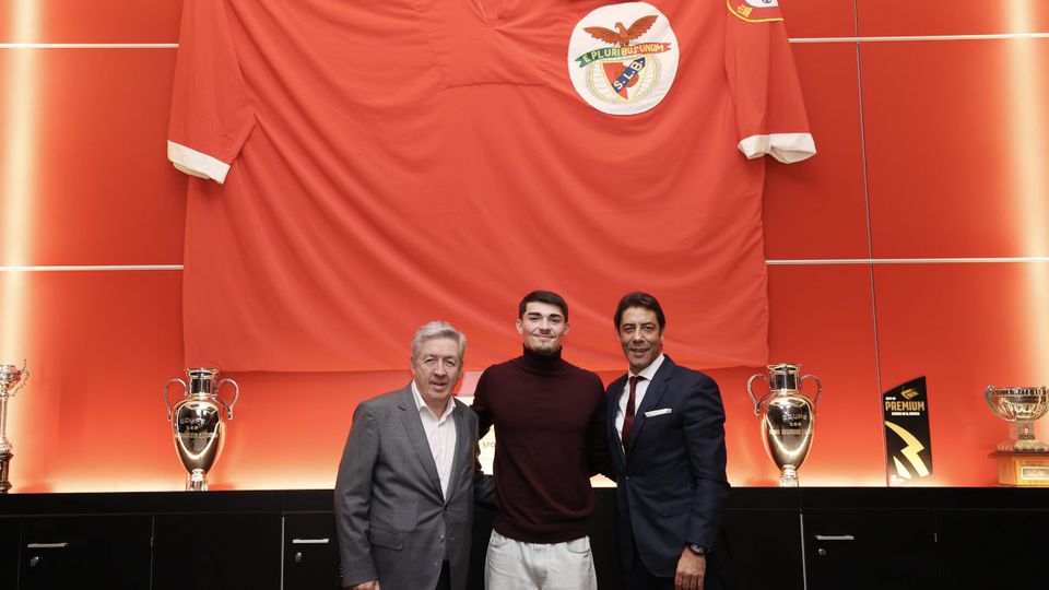 Diogo Ribeiro renova com Benfica até 2028