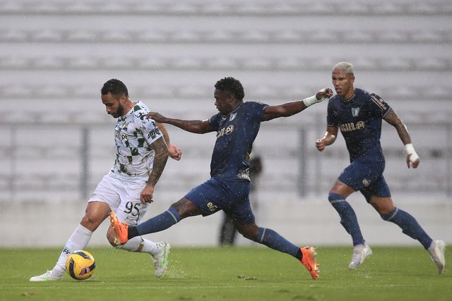 Moreirense e Famalicão empatam em grande espetáculo