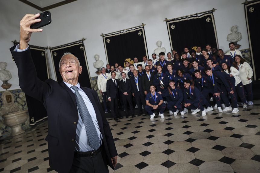 O Presidente da República, Marcelo Rebelo de Sousa, recebeu no Palácio de Belém a Seleção Nacional Sub-17 pela conquista do título mundial - Foto: MIGUEL A. LOPES/LUSA