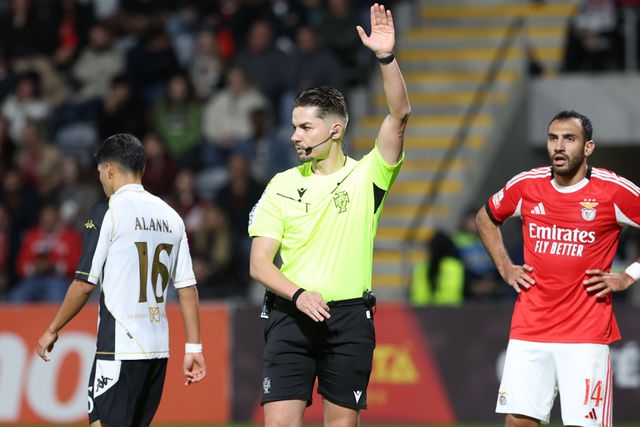 Iancu Vasilica arbitrou o Nacional Benfica. Bruno Esteves e Tiago Leandro foram, respetivamente, VAR e AVAR. Foto — Catarina Morais/Kapta+