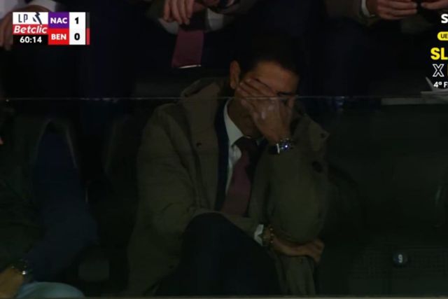 Nacional ganhou vantagem... e Rui Costa levou as mãos à cabeça