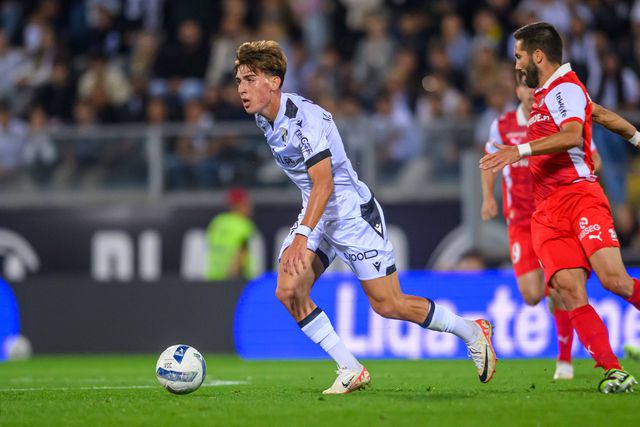 Miguel Nogueira já participou em oito jogos pela equipa principal vitoriana