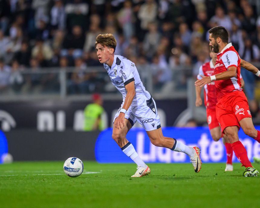 Miguel Nogueira já participou em oito jogos pela equipa principal vitoriana