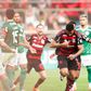 Num cabeceamento após pontapé de canto, Danilo foi o herói do Fla em Lima - Foto: Flamengo