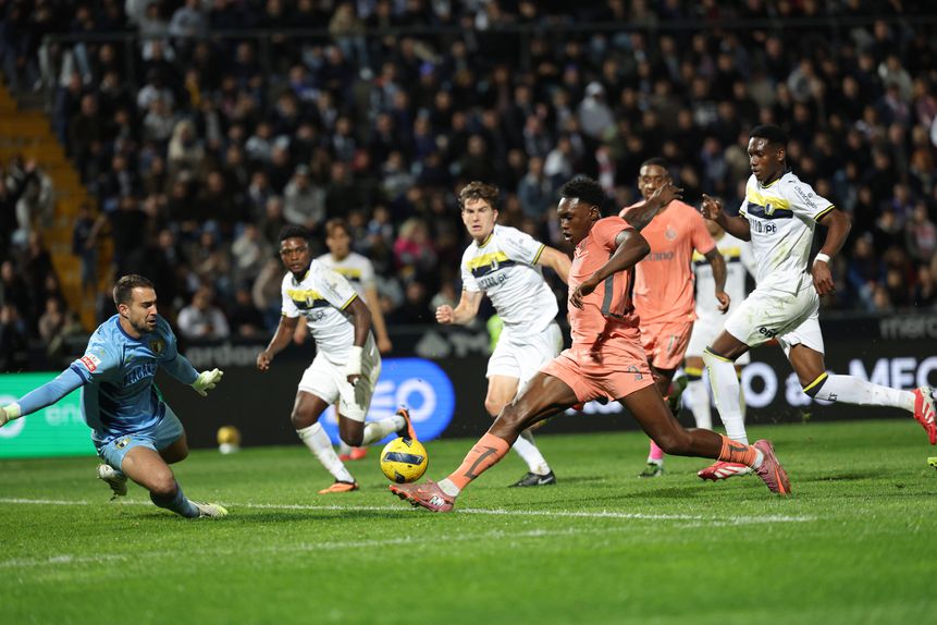 FC Porto defende a liderança da Liga na receção ao Estoril — Foto: IMAGO