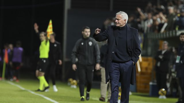 José Mourinho feliz com a vitória do Benfica. Foto: HOMEM DE GOUVEIA/LUSA