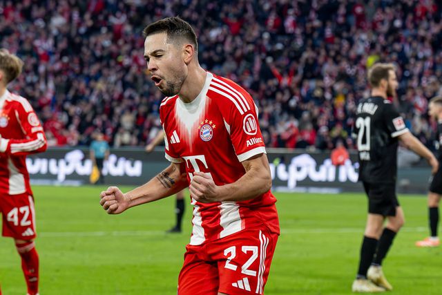 Raphael Guerreiro, 31 anos, festeja golo marcado esta tarde contra o St. Pauli - Foto: IMAGO