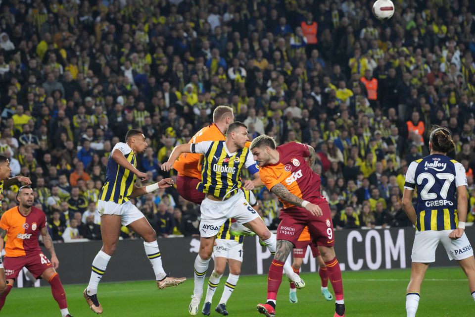 Galatasaray e Fenerbahçe retidos: governo saudita proibiu saída dos aviões