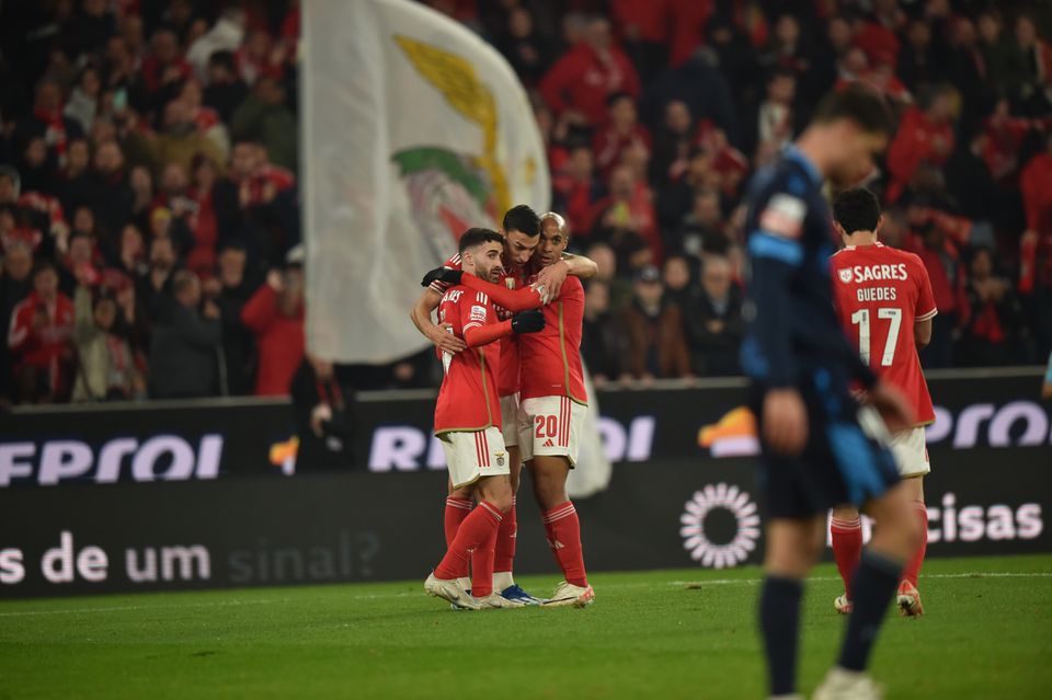 Rafa faz o 2-0 para o Benfica na Luz (vídeo)