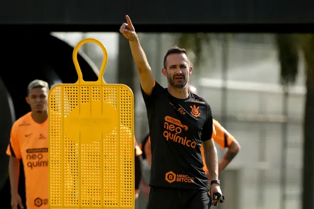 Filipe Almeida no FK Auda