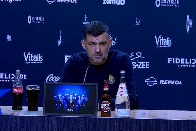 A explicação de Conceição para a titularidade de Toni Martínez