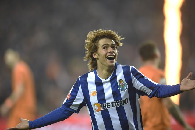 Em duas jornadas consecutivas, frente ao Moreirense e Boavista, Rodrigo Mora marcou e assistiu. «É um miúdo que vive para o que faz com alegria imensa», aponta António Folha