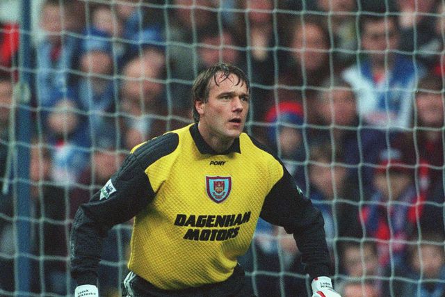 West Ham homenageia antigo jogador que decidiu interromper tratamento para cancro