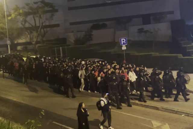 A chegada dos adeptos do Benfica a Alvalade para o dérbi desta noite