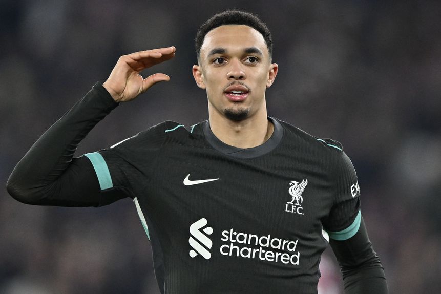 Alexander-Arnold festa o golo marcado ao West Ham