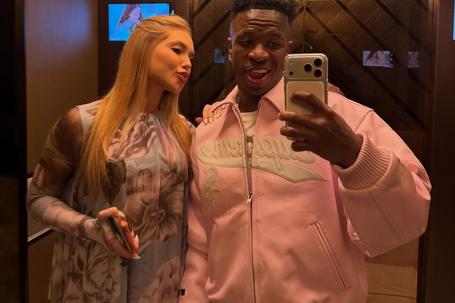 Vinícius Jr. com a namorada Virgínia no Dubai - Foto: Vinícius Jr./Instagram