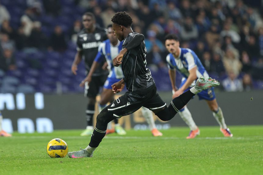 Oumar Camara, avançado do Vitória de Guimarães