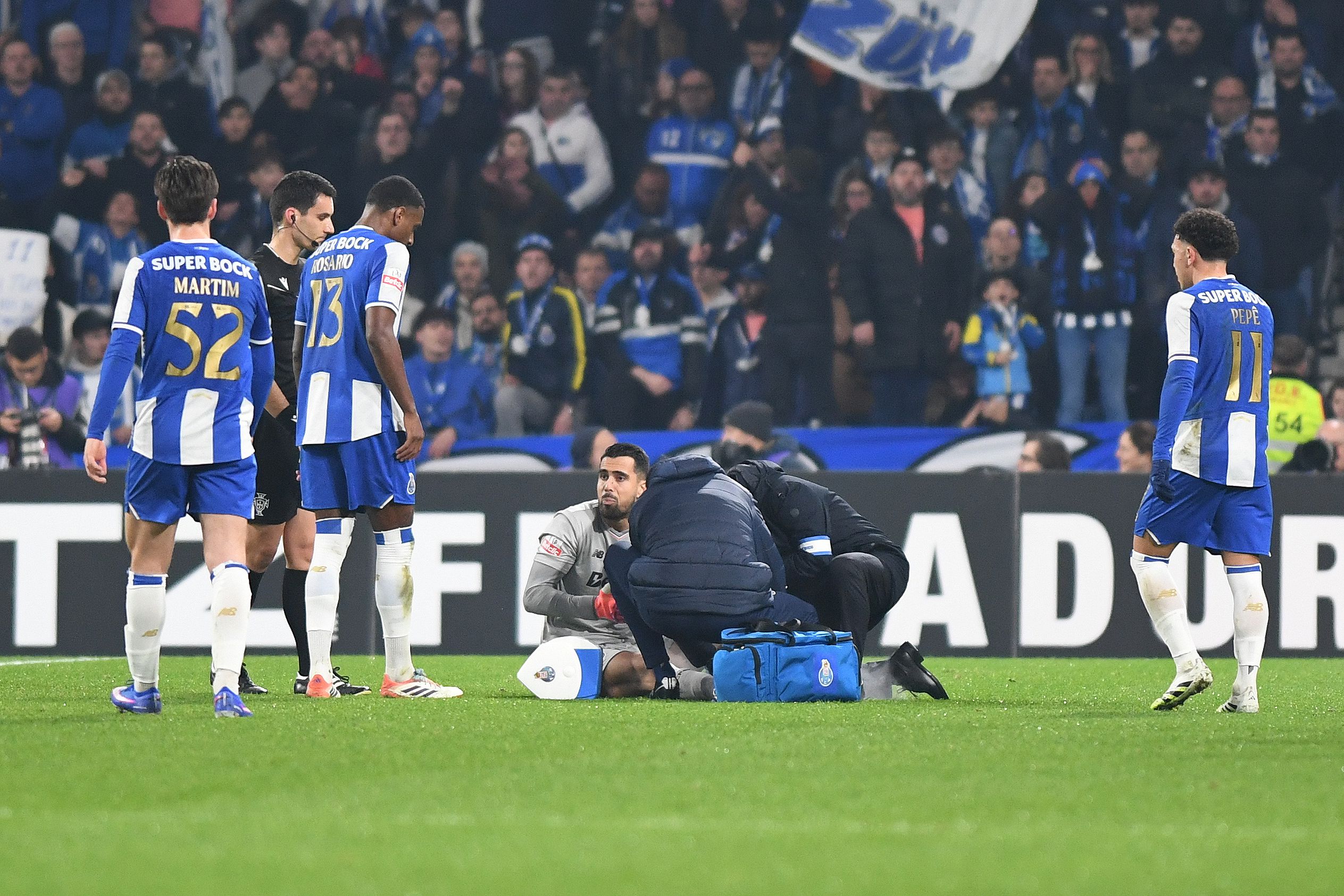 Diogo Costa ficou com queixas após saída em falso - Foto: Rogério Ferreira/Kapta+