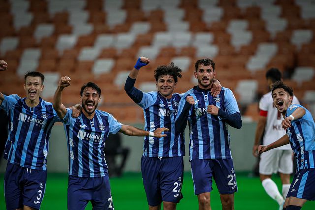 Jogadores do Adana Demirspor a celebrarem um dos 14 golos da época - Foto: Adana Demirspor