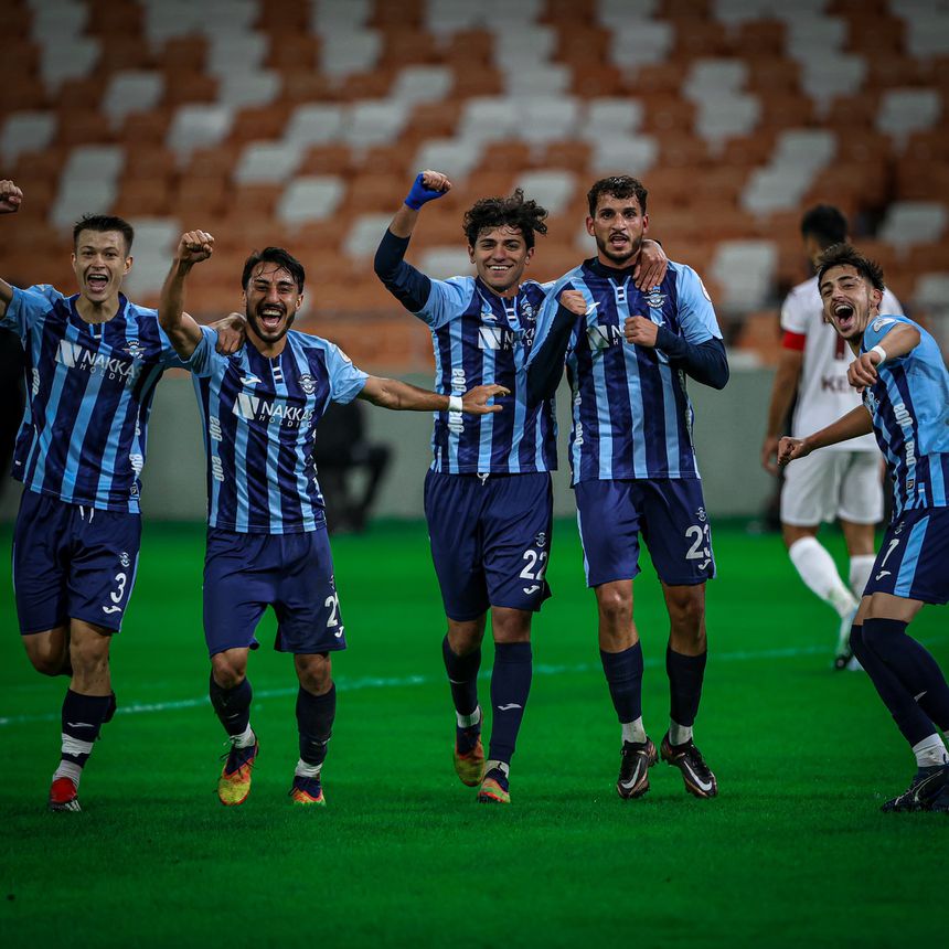 Jogadores do Adana Demirspor a celebrarem um dos 14 golos da época - Foto: Adana Demirspor