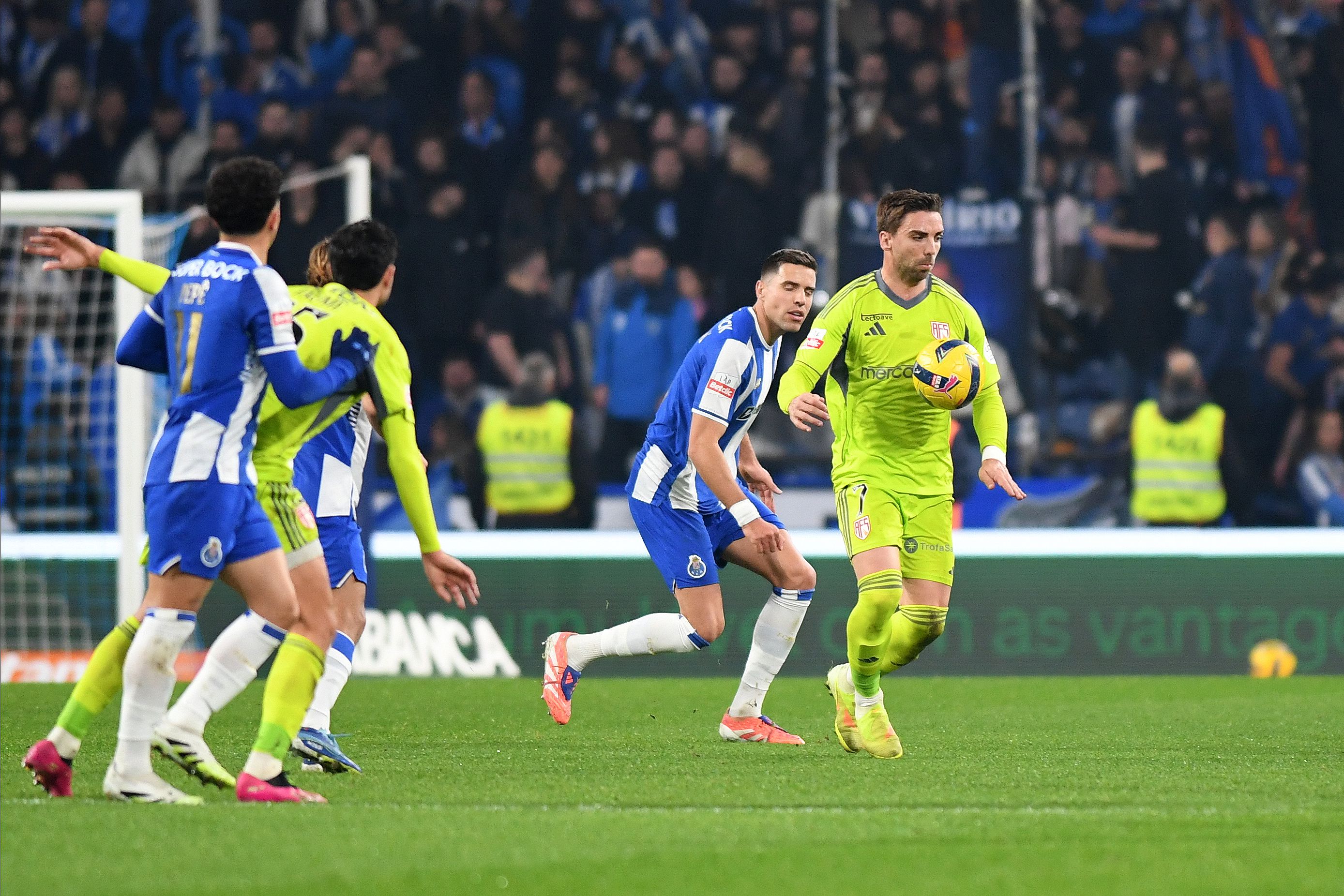 Tomané domina a bola - Foto: Rogério Ferreira/Kapta+