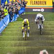 Wout van Aert ainda à frente de Mathieu van der Poel: Depois vieram os... furos