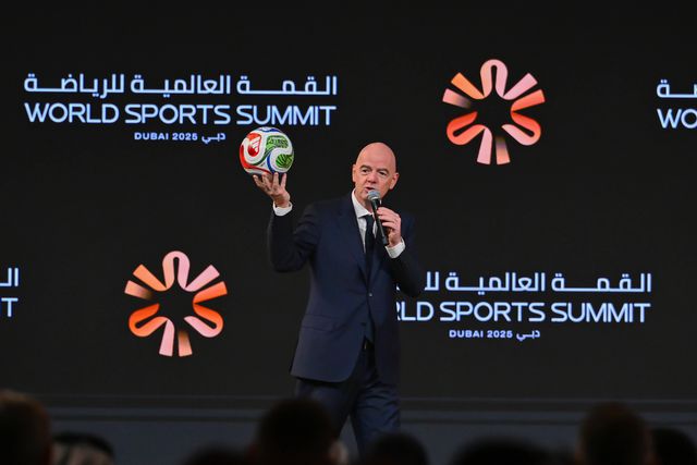 Gianni Infantino, Presidente da FIFA, na Cimeira Mundial do Desporto, no Dubai