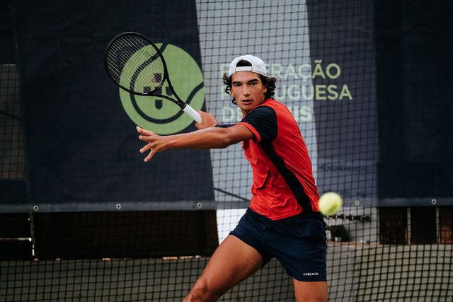 Henrique Rocha chega à final do 'challenger' de Múrcia