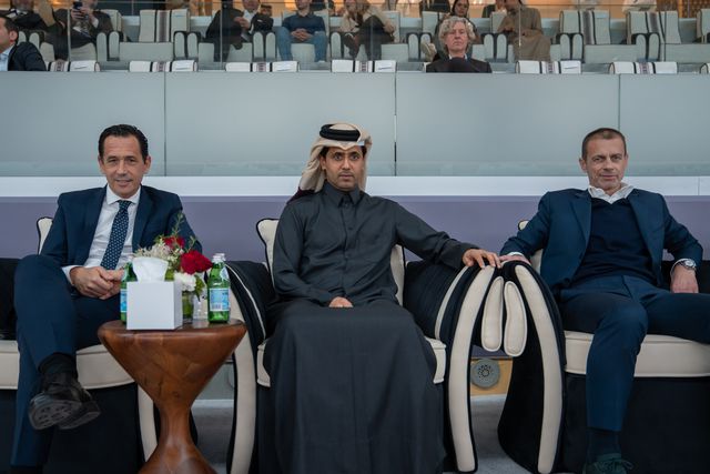 Proença com Ceferin e Al-Khelaifi no Catar