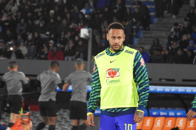 Neymar reage às críticas: «Gordo? Acho que não» (vídeo)