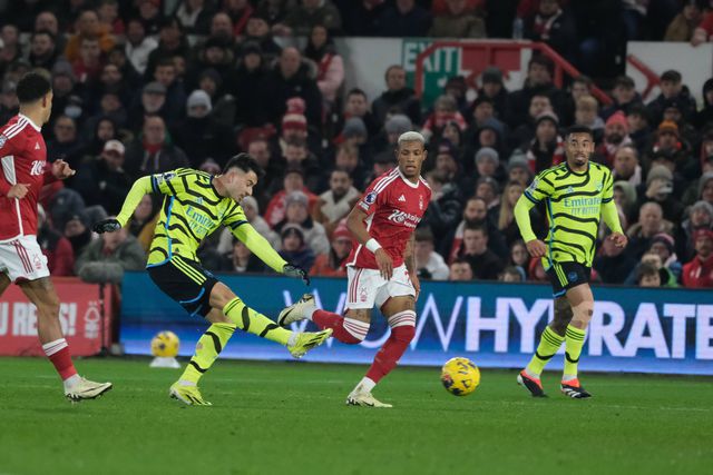 Vitória suada do Arsenal no terreno do Forest