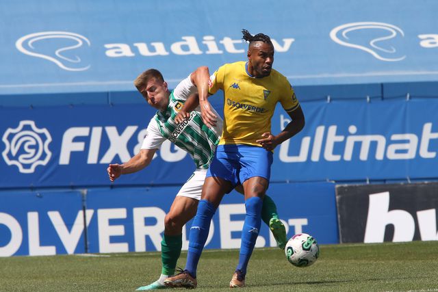 Rio Ave-Estoril: depois do sonho... de volta à realidade