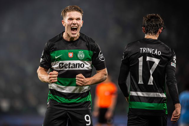 Viktor Gyokeres a celebrar o seu primeiro hat-trick na Europa diante do Man. City