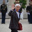 Christine Lagarde, presidente do Banco Central Europeu, acena