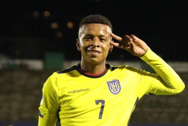 Keny Arroyo, extremo internacional pelo Equador, colocado na órbita do FC Porto (FOTO: D.R)