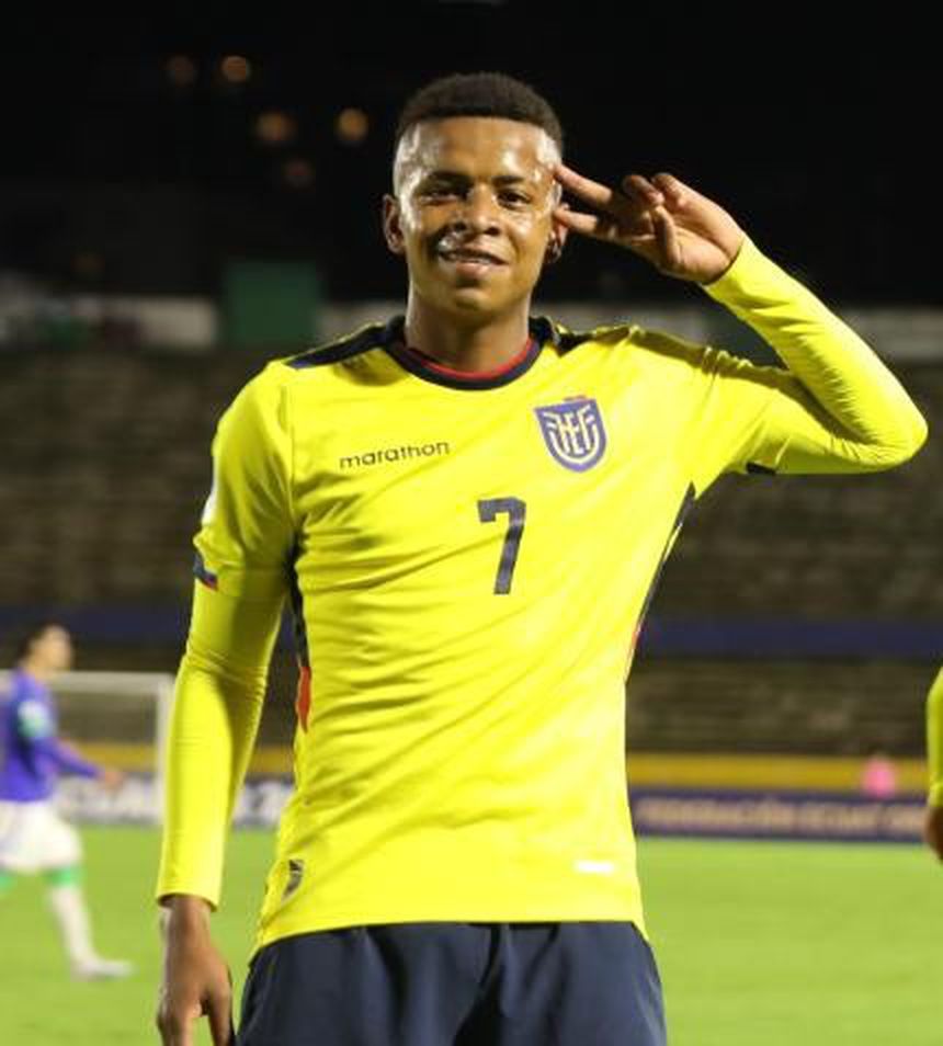 Keny Arroyo, extremo internacional pelo Equador, colocado na órbita do FC Porto (FOTO: D.R)