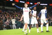 Mikey Moore, de 17 anos, a celebrar o seu primeiro golo pela equipa principal do Tottenham