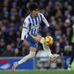 Mitoma a jogar pelo Brighton e a dominar a bola