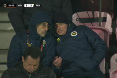 Mensagens de telemóvel são sobrevalorizadas? Mourinho joga à antiga