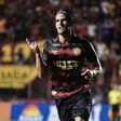 Gonçalo Paciência estreia-se a marcar (em dose dupla) na goleada do Sport Recife